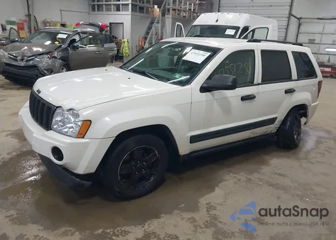 2005 Jeep Grand Cherokee Laredo z USA, uszkodzony, nr VIN 1J4GR48K75C707954